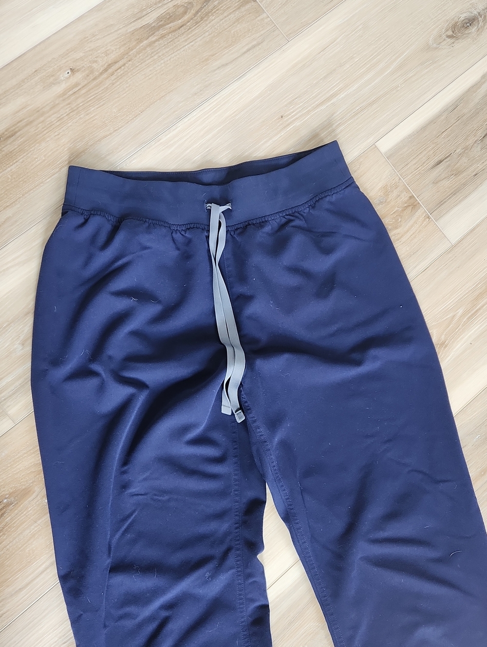 Figs Women's Scrub Set in Navy - Straight Leg Pants & Top - Picture 4 of 5
